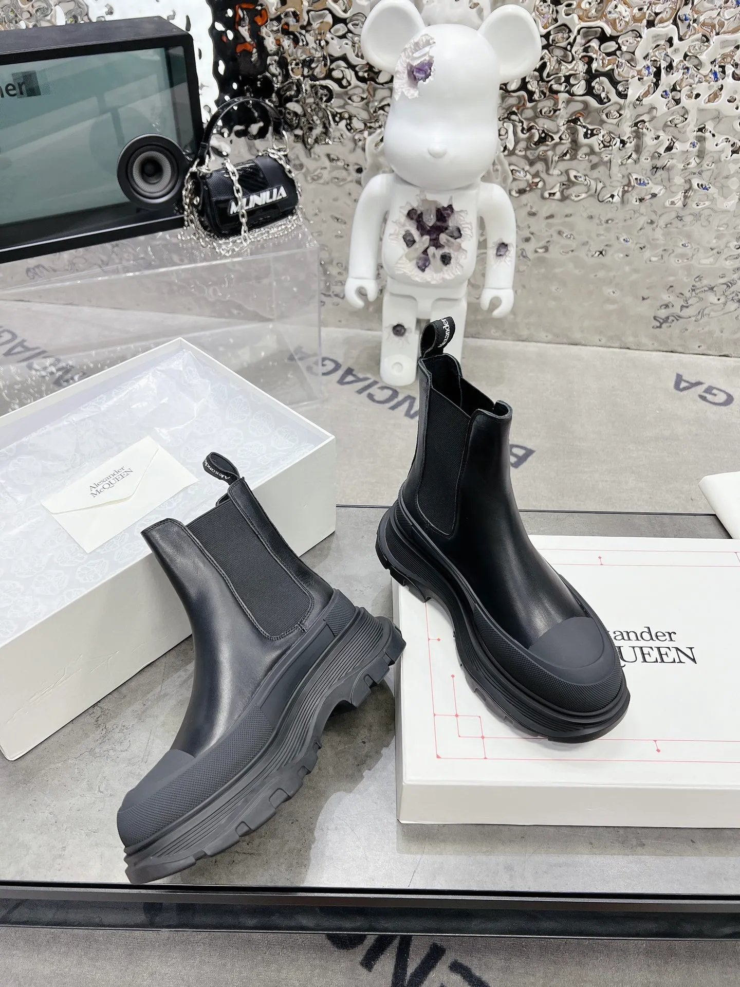👟👟Ex-factory price 560👟👟 Women's Shoes Women's Clothing Women's Shoes Women's Clothing 𝐀𝐥𝐞𝐱𝐚𝐧𝐝𝐞𝐫 𝐌𝐜𝐐𝐔𝐄𝐄𝐍 McQueen·Classic versatile Chelsea boots Code number 34-41